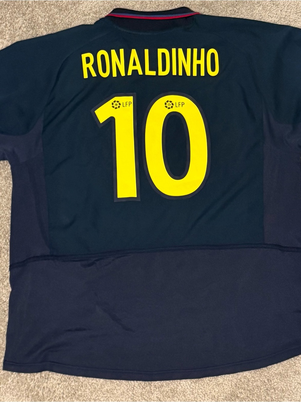 2003-04 FC Barcelona Ronaldinho Away Nike Jersey